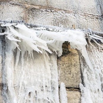 Prevent Burst Pipes This Winter: 8 Valuable Tips